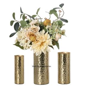Vases à fleurs cylindriques martelés en métal doré pour la décoration de maison et d'hôtels de table Vase floral fait main - Product Image 1