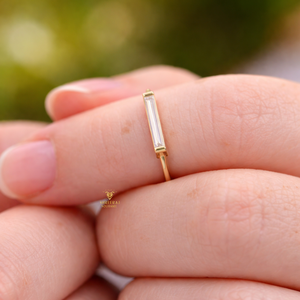 Anillo de Diamantes de Oro Sólido de 14K y 18K para Mujer, Diseño Minimalista con Barra Larga de Diamantes Cultivados en Laboratorio, Anillos de Diamantes Personalizables, Tendencia 2026, Certificado IGI - Product Image 4