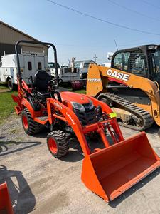 Chargeuse-pelleteuse multifonctionnelle Kubota BX23S, mini tracteur agricole |   Tracteur compact Kubota BX23S 4x4 avec chargeur - Product Image 2