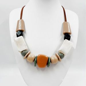 สร้อยคอลูกปัดเรซินโลโก้ที่กำหนดเองสำหรับแบรนด์ - Product Image 4