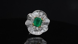 Luxury Lab Grown Diamond <b>Ring</b> <b>Emerald</b> Cut VS1 Clarity IGI SGL Certified Gold Rose Gold <b>Silver</b> Wholesale Supplier - Product Image 4