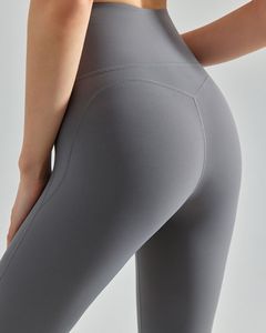 กางเกงโยคะเอวสูงคุณภาพสูงสำหรับผู้หญิง ผลิตจากผ้าสแปนเด็กซ์/ไนลอน ไร้ตะเข็บ แห้งเร็ว ระบายอากาศได้ดี น้ำหนัก 180 กรัม เอวยางยืด - Product Image 4