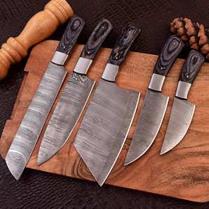 Juego de cuchillos de Chef de cocina de acero de Damasco hechos a mano de 04 piezas, rollo de cuero de alta calidad, hoja de acero al carbono, carne de madera afilada para picar - Product Image 1