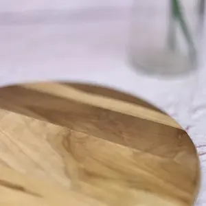 Tabla de cortar de madera hecha a mano artesanal con mango largo para presentación de comida gourmet Suministro al por mayor para exportación - Product Image 3