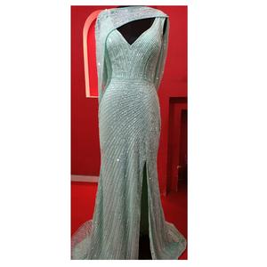 Vestido de cuentas a mano detallado de la mejor calidad con lentejuelas y bordado lujoso para noches de bodas y fiestas especiales a la venta - Product Image 4