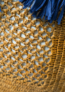 Sac fourre-tout tendance 2026 pour femme en paille et raphia écologique, tissé à la main, sac à main d'été avec poignées tressées et breloque pompon - Product Image 2