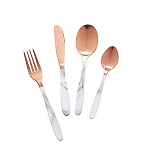 Elegante juego de cubiertos chapados en oro, suministro de bodas y eventos de lujo, juegos de cubiertos de alta exigencia a precio comercial - Product Image 2