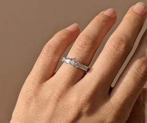 Anillo de Compromiso y Eternidad Lurba Jewels con Moissanita de Corte Baguette de 1.30 CT, Oro Blanco Sólido de 14K, Apilable, para Aniversario - Product Image 5