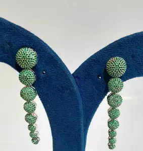 थोक आभूषण हस्तनिर्मित सुंदर पीतल अमेरिकी हीरे की बाली महिलाओं के लिए लंबी लटकन लटकती बालियां भारतीय निर्माता
