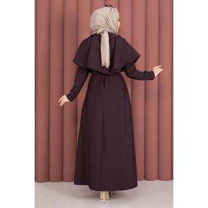 Robe minimaliste en crêpe bordeaux avec détail cape et lacets pour un usage quotidien - Product Image 5