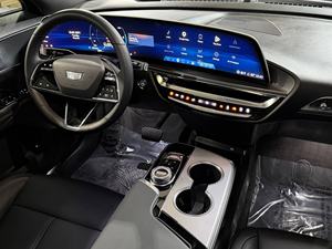 ¡VERSIÓN POPULAR! Subasta de Concesionarios: Coche Usado 2024 LYRIQ Tech SUV AWD - Product Image 3