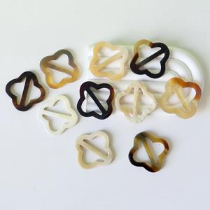 แหวนผ้าพันคอทำจากเขาควาย ขัดเงาเรียบเนียน เพิ่มความหรูหราและยึดผ้าพันคอได้อย่างมั่นคง คุณภาพสูง - Product Image 3