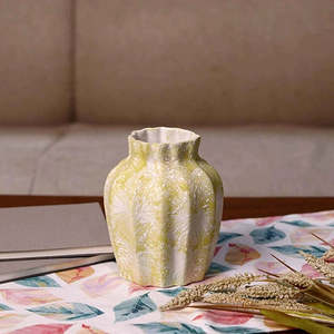 Vase en céramique crème texturé festonné, pot de fleurs de table design artisanal, style shabby chic minimaliste Art Déco de luxe - Product Image 3