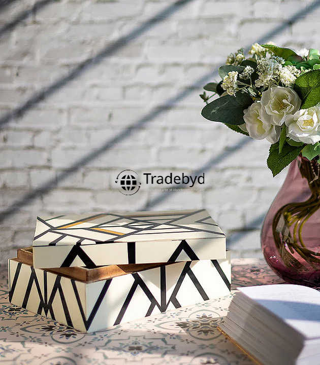 Available in different Colors