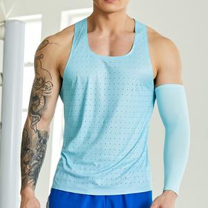 เสื้อกล้ามระบายอากาศได้ดีสำหรับผู้ชายเสื้อกล้ามสำหรับใส่วิ่งเสื้อกล้ามสำหรับยิมเสื้อถักแบบไร้รอยต่อ100% โลโก้ตามสั่งสีโพลีเอสเตอร์180กรัม - Product Image 4