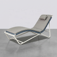 Chaise longue d'extérieur moderne pour patio et jardin, avec structure en métal et coussin