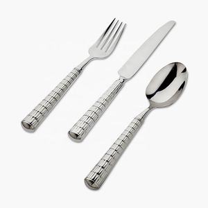 Luxury Polished Brass Flatware <b>Set</b>, 5 <b>Pc</b> Stainless Steel Decorative Design for Elegant Dining - Product Image 5