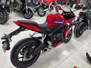 Precio al por mayor para la nueva motocicleta deportiva CBR650R 2026 con embrague electrónico, lista para enviar - Product Image 6