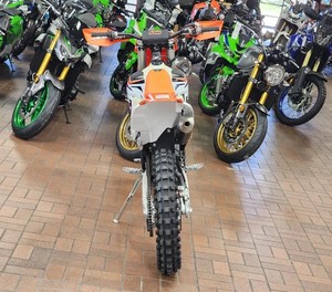 NewNew 2024 KTMM 250 XC Color Exterior NARANJA - Product Image 3