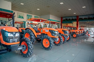 Tractor Agrícola Usado Original Kubota M6040SU de 60HP, Precio Competitivo, Tractor Diésel Agrícola 4x4 - Product Image 1