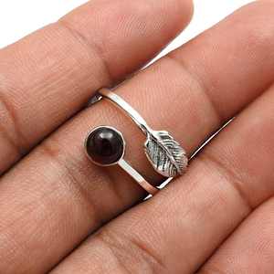 Anillo Sencillo de Plata de Ley 925 con Granate, Joyería de Plata de Ley, Anillo con Gema Roja Natural de Corte Redondo con Engaste de Bisel, Joyería Bohemia - Product Image 4