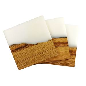 Posavasos de resina cuadrado artesanal personalizado, respetuoso con el medio ambiente, resistencia al calor, antideslizante, diseño único, aislamiento térmico hecho a mano - Product Image 1