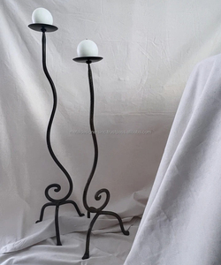 Tourbillon design grand bougeoir décoratif décor à la maison sol métal bougie piliers pour salon intérieur et extérieur bougies piliers - Product Image 1