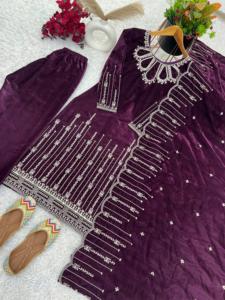 Conjunto de Salwar Kameez de ropa pakistaní bordada con Secuencia de terciopelo viscosa pesada para ocasiones festivas de proveedor mayorista - Product Image 6