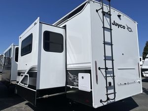 Venta al por mayor de caravanas ligeras de aluminio Jaycoo Eagle 2024 2025 HT 274FKDS de 34 pies, usadas, con capacidad para 2 personas, listas para usar. - Product Image 2