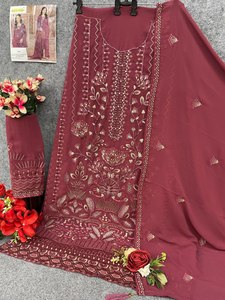 Confeccionado con una finesura excepcional, un delicado arreglo de lentejuelas, un subtimo estampado digital, el mejor vestido étnico/este salwar kameez. - Product Image 5