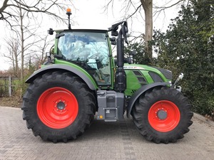 Tractor Fendt 514 Vario S4 ProfiPlus 2021 con Motor, Caja de Cambios y Bomba, Perfecto para Agricultura de Alta Eficiencia - Product Image 2