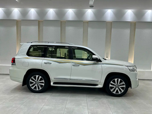 Toyota Land Cruiser VXR SUV 2016 Usado - Listo para Enviar - Product Image 4