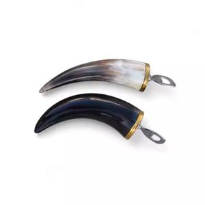 Ouvreur de corne de boeuf antique Ouvre-bouteille en acier inoxydable robuste Poignée en corne de buffle polie à la main pour la maison Cuisine Restaurant - Product Image 1