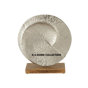 Nouvel arrivage de sculpture en métal moulé d'aluminium avec socle en bois plaqué argent pour la décoration de la maison ou du bureau - Product Image 1