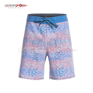 Short de plage imprimé pour homme avec tissu doux et coupe décontractée pour les vacances Short de plage pour homme à séchage rapide - Product Image 1