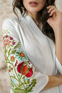 Blouses brodées ukrainiennes à manches longues en coton indien blanc Vente en gros Boho Tenue de soirée Tunique brodée sexy - Product Image 2