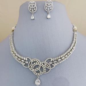 Elegante conjunto de collar de diseñador de piedra AD con acabado plateado de la mejor calidad con pendientes para colección de ropa de boda para mujeres y niñas - Product Image 1