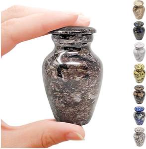 Pequeña urna funeraria de aluminio con acabado de mármol para cenizas humanas. - Product Image 2