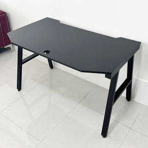 Escritorio para Juegos Aconcept GD68049 de 120x70cm, Madera de Caucho con Patas de Hierro, Categoría de Producto: Abrigos para Mujer - Product Image 4