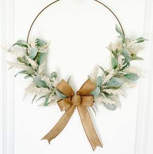 Guirnalda de metal artesanal de lujo, trabajo de hojas florales que muestran intrincadas venas de hojas y formas florales en tonos metálicos antiguos - Product Image 2