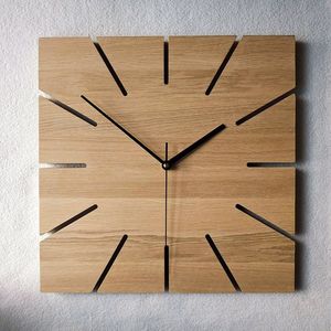 Horloge à quartz en bois de fer la plus vendue Accent de décoration d'intérieur fonctionnel pour n'importe quelle pièce ou cadre avec emballage personnalisé - Product Image 1