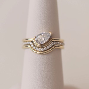 Bague de fiançailles exclusive en or 10 carats avec diamant de laboratoire taille poire pour mariée, bijoux de mariage de luxe, fournisseur direct d'usine OEM ODM - Product Image 6