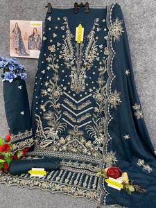 Costume traditionnel pakistanais en georgette avec broderie élégante et dutta, parfait pour les célébrations, disponible à un prix abordable - Product Image 2