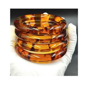 Bracelets en résine de qualité supérieure pour femmes, légers, durables, finition polie, imperméables, couleurs personnalisées, style mignon pour un usage décontracté - Product Image 3