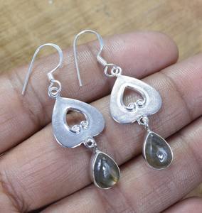 Boucles d'oreilles à l'aspect simple Boucles d'oreilles pendantes de style bohème Bijoux en argent Labradorite Gemstone 925 Boucles d'oreilles en argent sterling massif pour femmes - Product Image 5