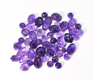 พลอยอะมีทิสต์ธรรมชาติทรงโรสคัทเหลี่ยมเพชรพลอย ขายส่ง น้ำหนัก 176.15 กะรัต จำนวน 50 ชิ้น ขนาดเฉลี่ย 14x10 - 8 มม. อะมีทิสต์แอฟริกันธรรมชาติ - Product Image 1