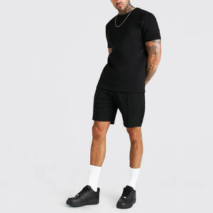 OEM diseño personalizado hombres negro verano dos piezas pantalones cortos conjunto playa desgaste pantalones cortos y camisa hombres camiseta conjunto corto con logotipo personalizado - Product Image 1