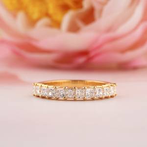 Anillo Clásico y Moderno de Eternidad con Diamante Cultivado en Laboratorio de Corte Princesa Único en Oro Amarillo para Chicas y Mujeres, Regalo de Boda Perfecto, IGI - Product Image 2