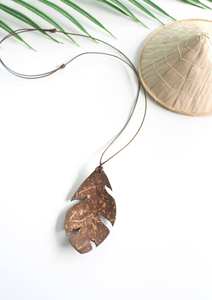 Accesorios únicos de cáscara de coco, que combinan la artesanía tradicional con un diseño moderno, ofreciendo un estilo de vida ecológico. - Product Image 5