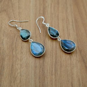 Pendientes de tuerca finos de Plata de Ley 925, regalo de boda hecho a mano con piedra preciosa gris labradorita de fuego auténtica Natural para ella - Product Image 1